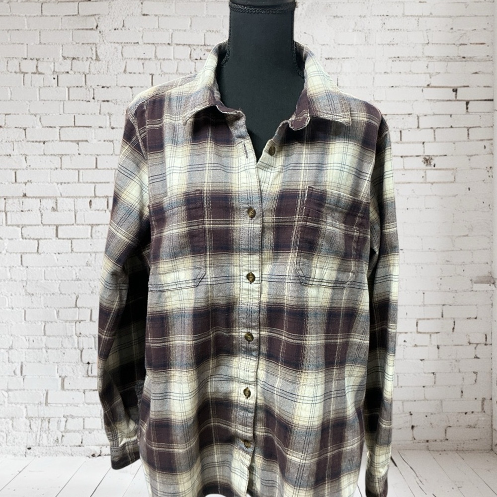 Woman’s Carhartt Flannel